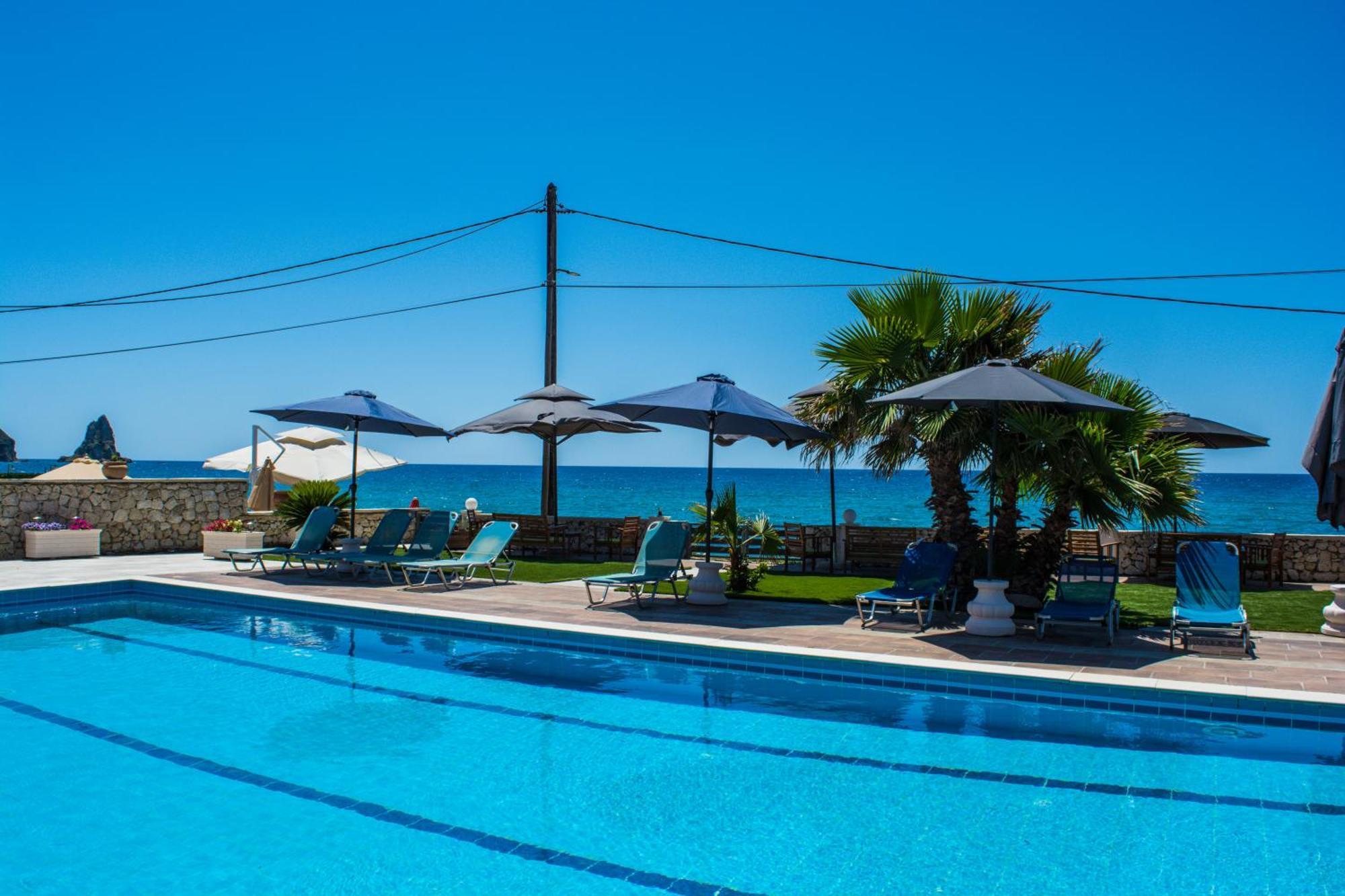 Fanis Seafront Apartments Agios Gordios  Exterior photo