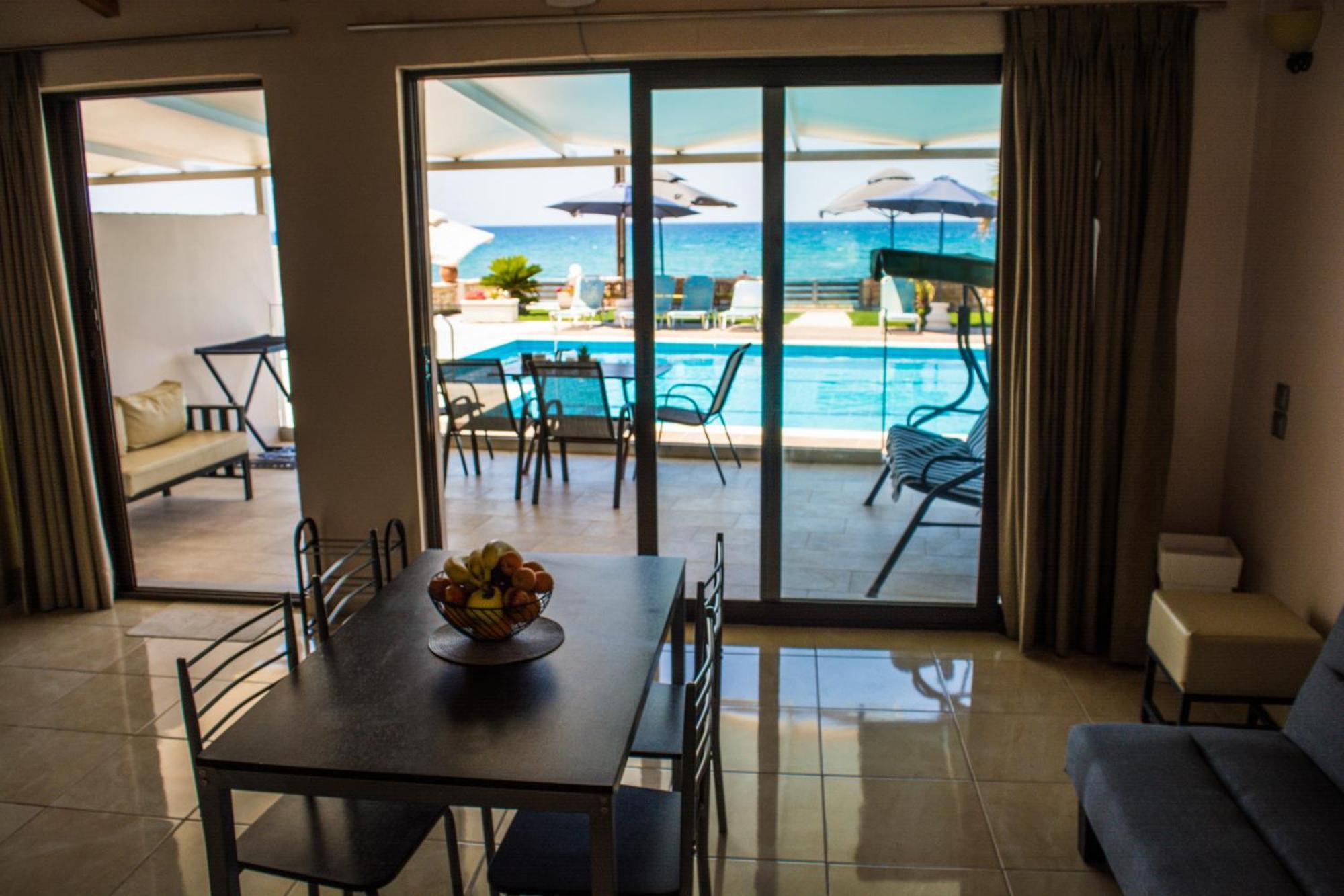 Fanis Seafront Apartments Agios Gordios  Exterior photo