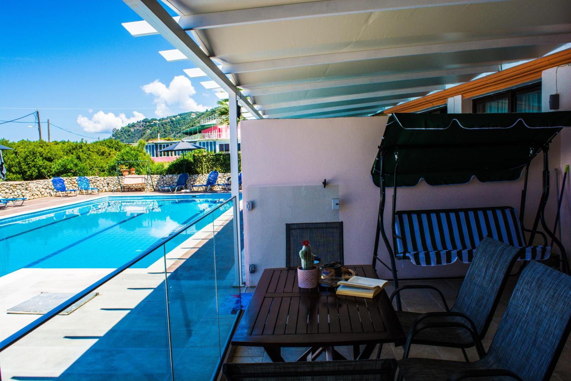 Fanis Seafront Apartments Agios Gordios  Exterior photo