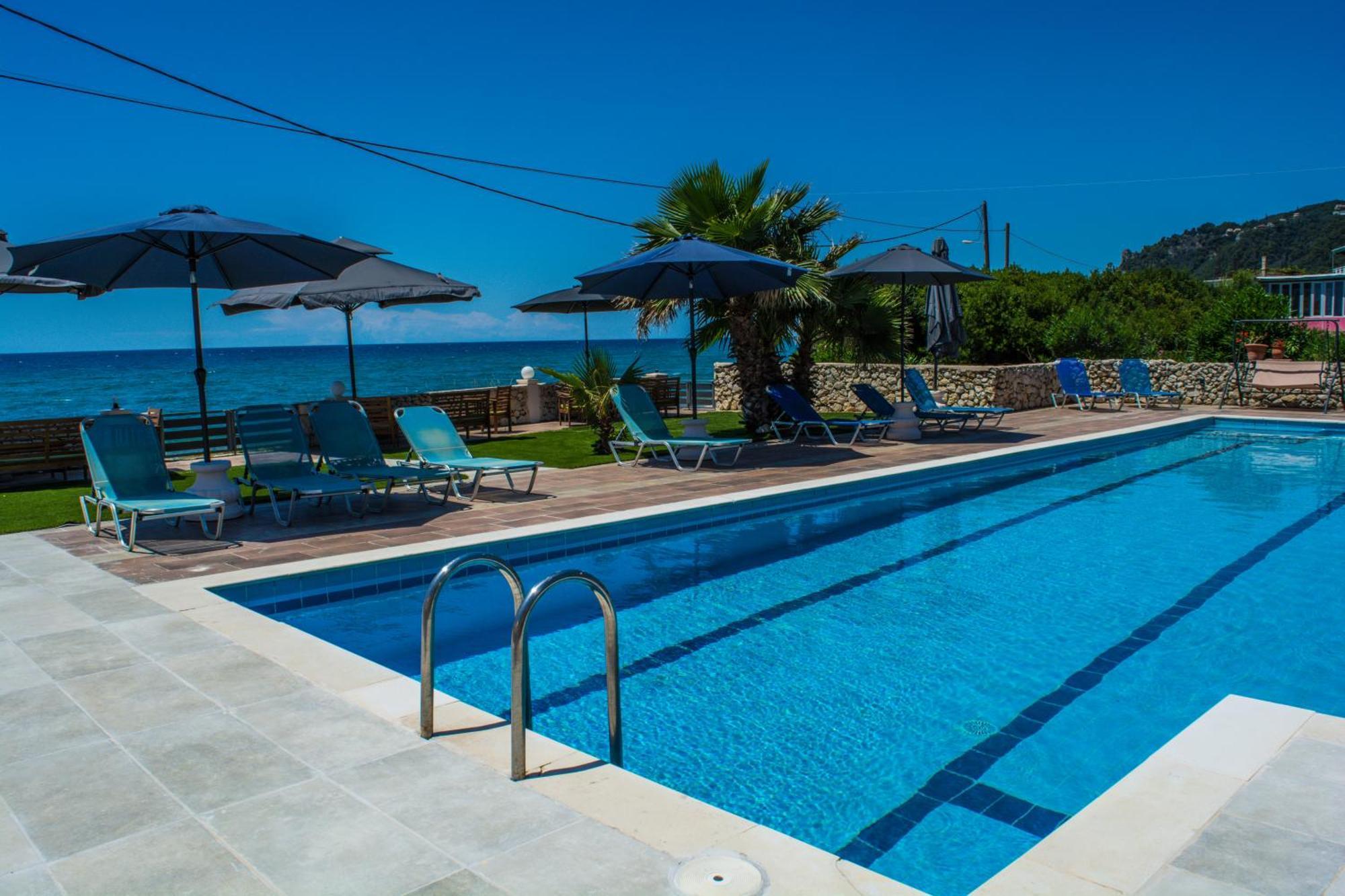 Fanis Seafront Apartments Agios Gordios  Exterior photo