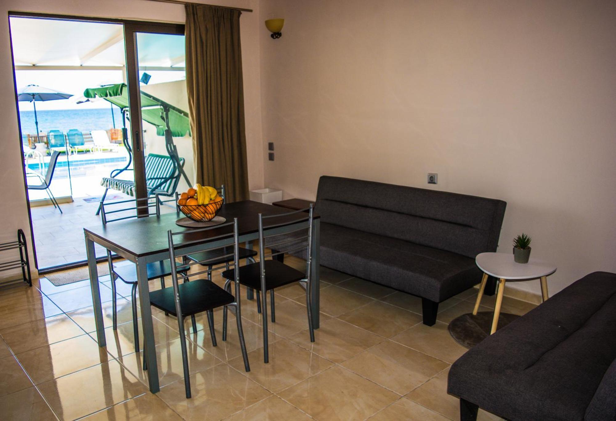Fanis Seafront Apartments Agios Gordios  Exterior photo