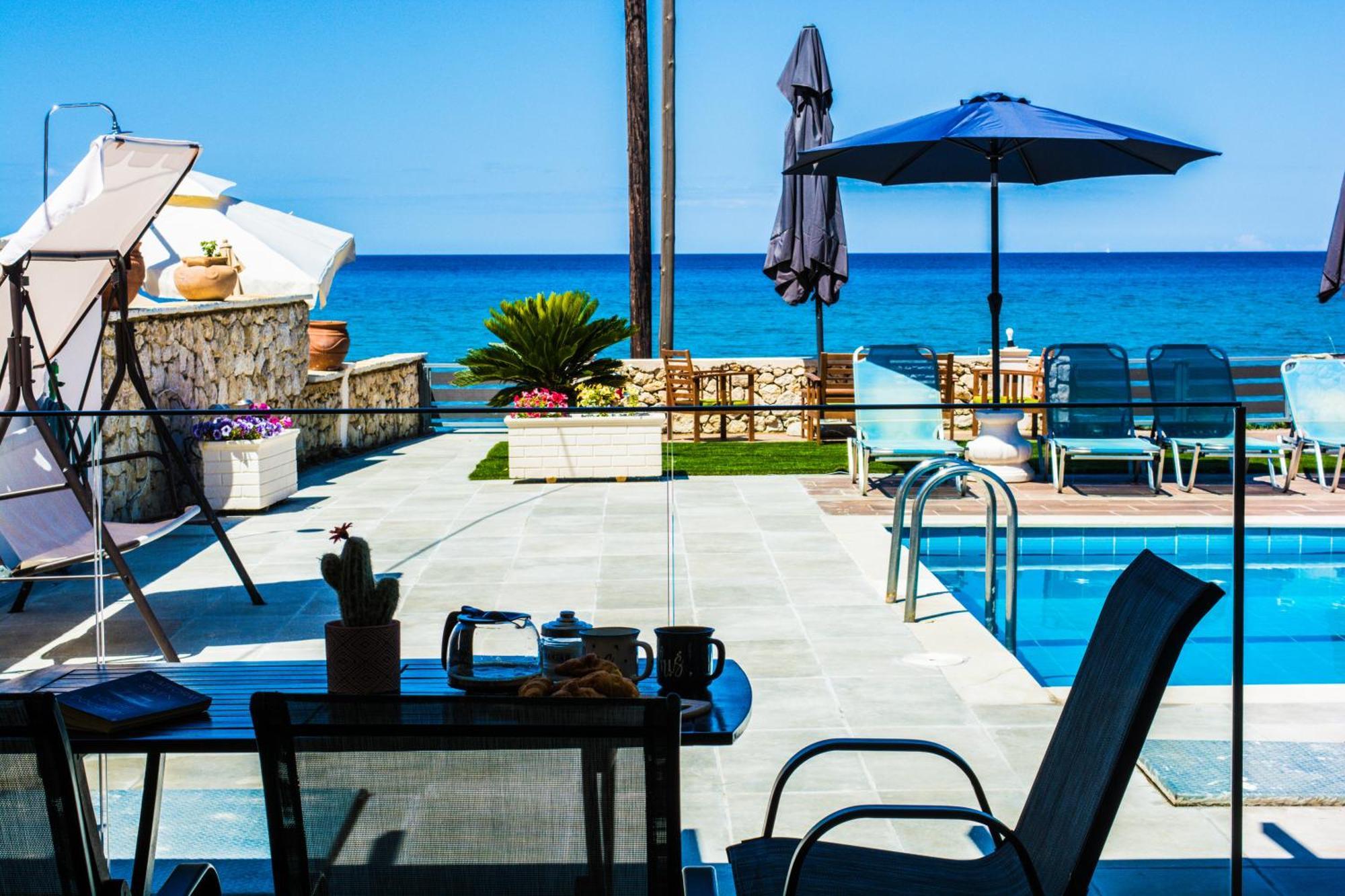 Fanis Seafront Apartments Agios Gordios  Exterior photo